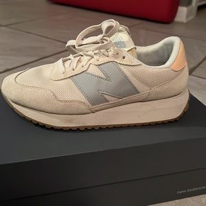 237 New Balance Sneakers